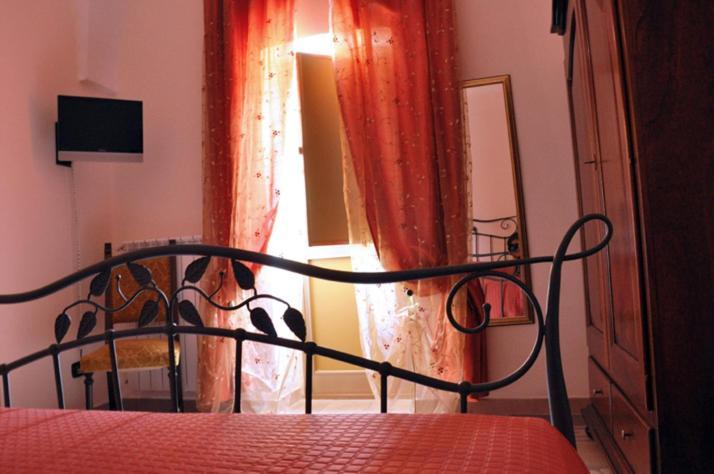 Al Borgo Antico Ristorante E B&B Crispiano Buitenkant foto