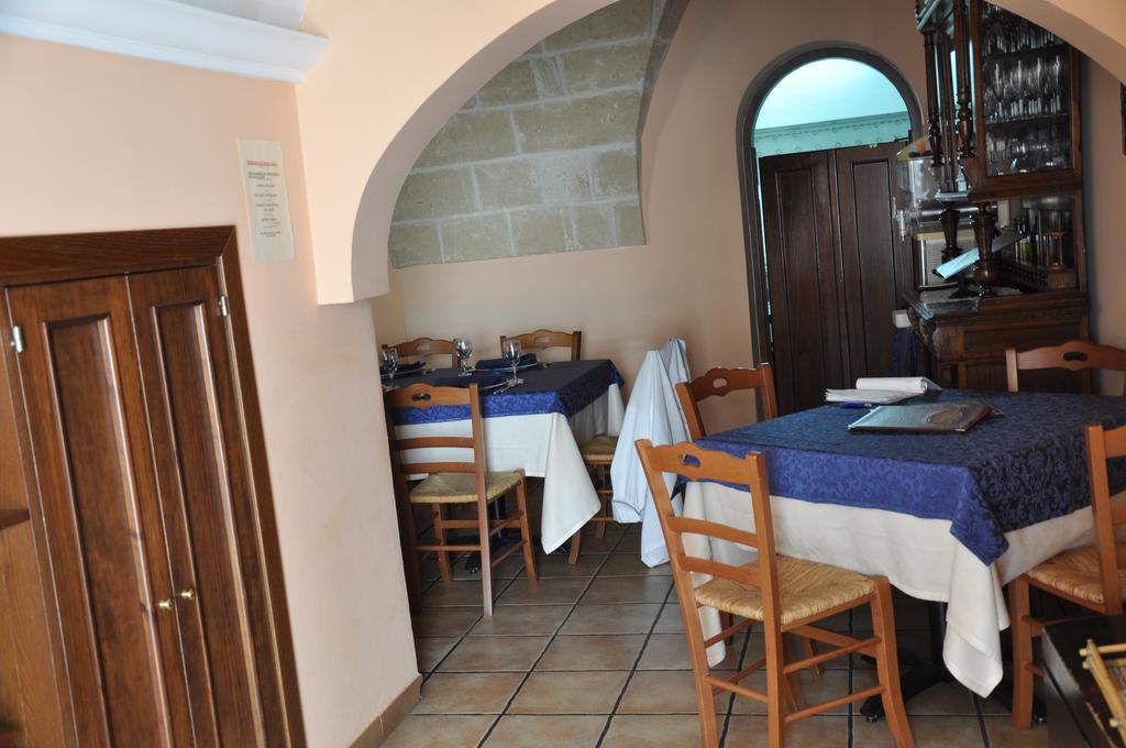 Al Borgo Antico Ristorante E B&B Crispiano Buitenkant foto